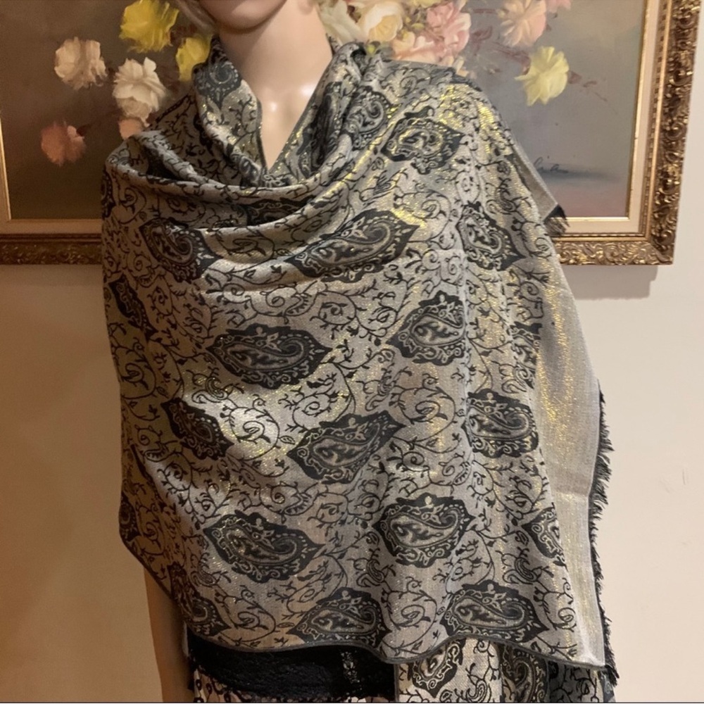 Elegant Black, Silver, Gold Pashmina - Picture 6 of 7